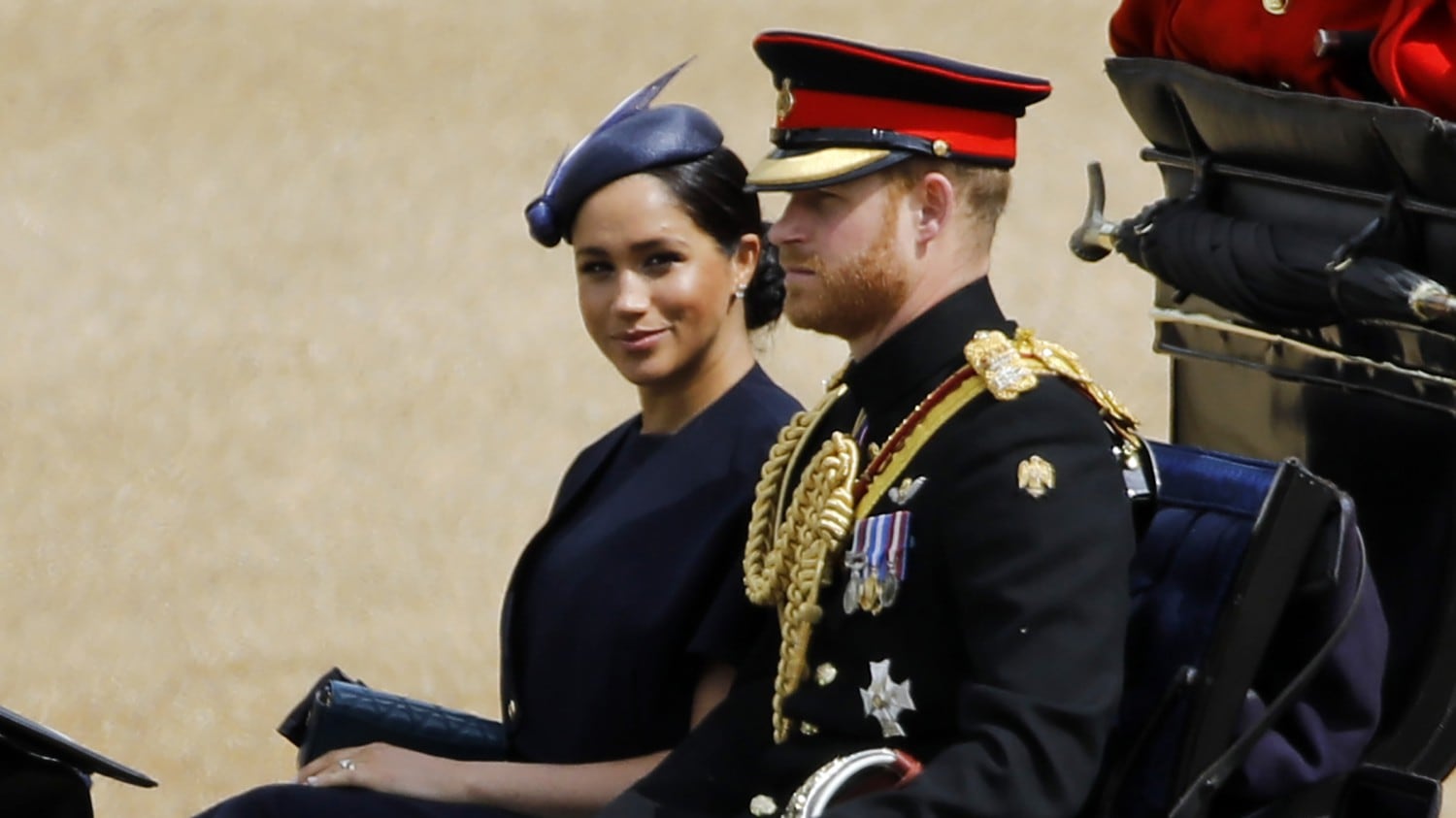 Quando conobbe Meghan, Harry non smise di vedersi con la top model Sarah Ann Macklin