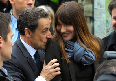 Carla Bruni, l'ex Prèmiere Dame sbarca su Instagram: foto 13