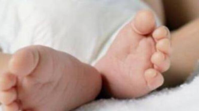 Nascondeva la droga negli abiti del neonato: arrestato un marocchino
