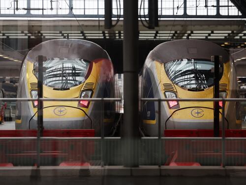 Maltempo e allegamenti: 14 treni Eurostar cancellati alla vigilia di Capodanno