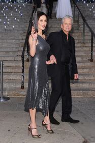 Catherine Zeta Jones, bellezza e fascino da vendere 8