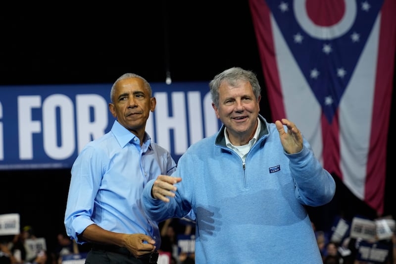 Barack Obama (a sx) e Sherrod Brown (a dx)