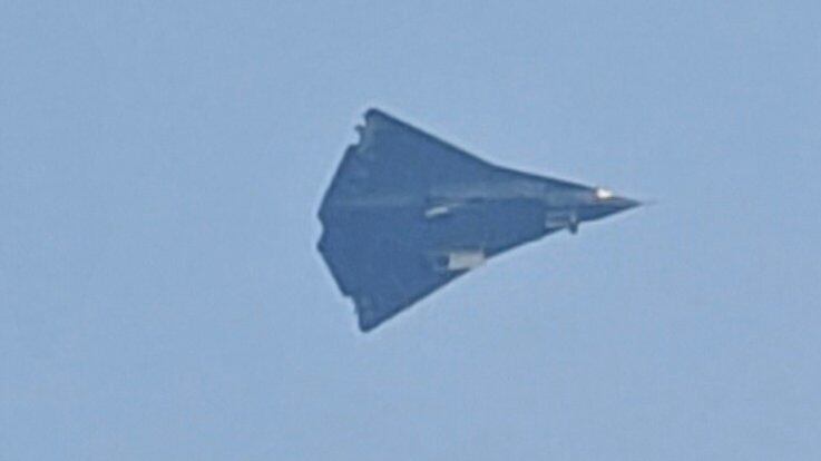 "È apparso un aereo militare misterioso": cosa sappiamo del nuovo velivolo cinese