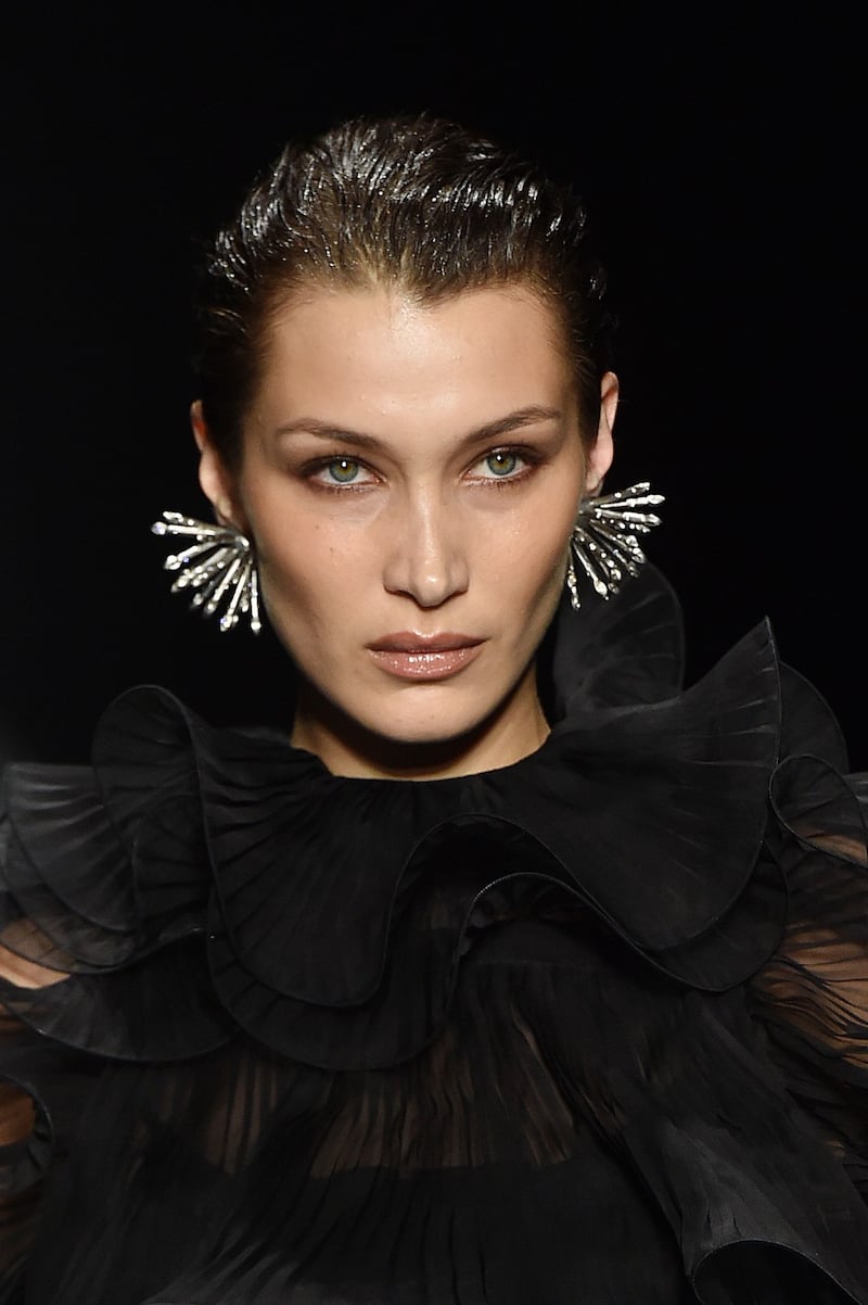 Bella Hadid, le immagini dalle passerelle 1