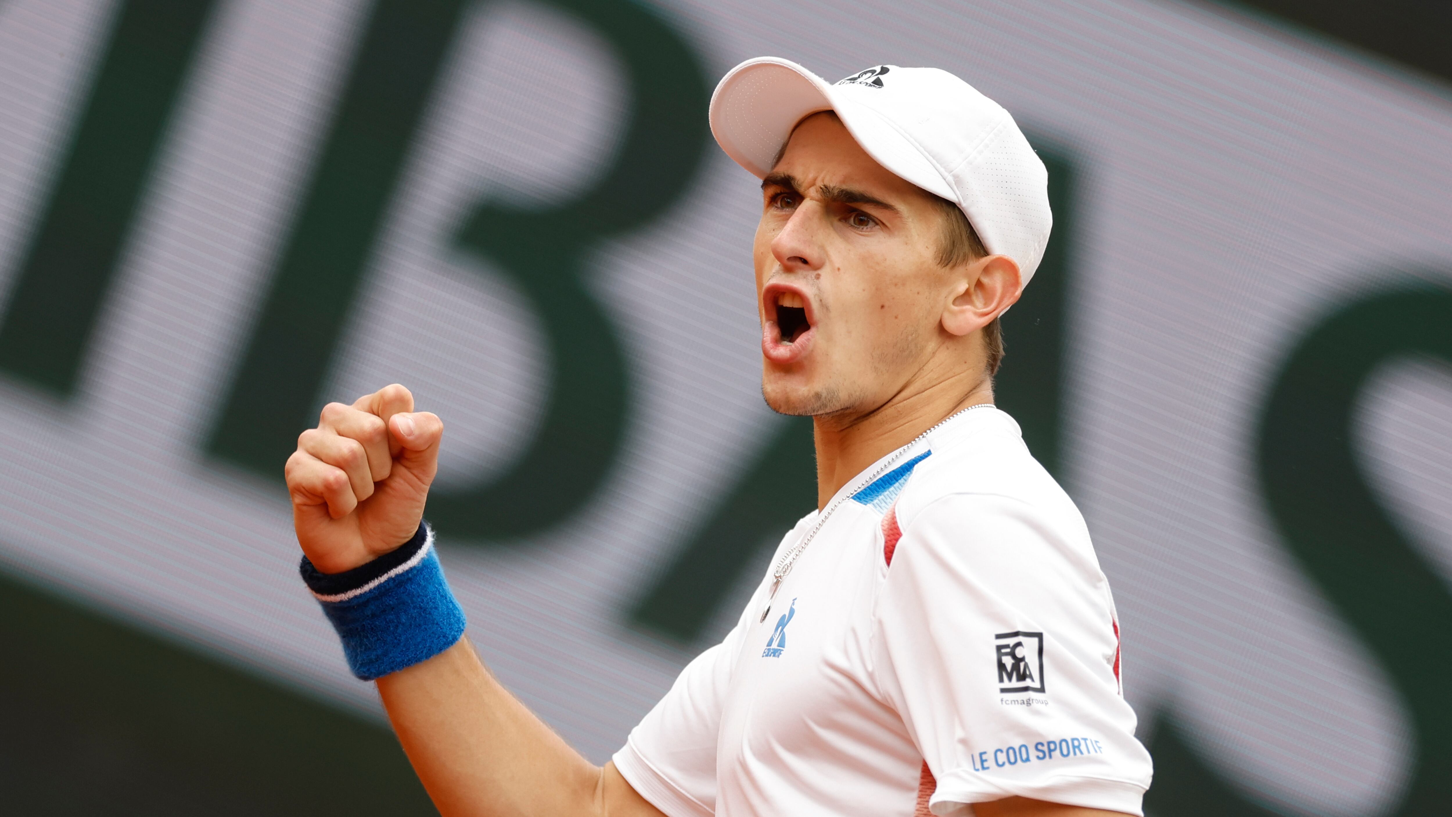 Roland Garros, impresa di Arnaldi: Rublev battuto in tre set