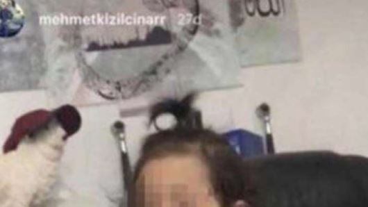 Zio fa fumare una sigaretta alla nipotina di tre anni: le immagini choc