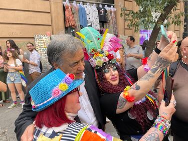 Uomini vestiti da cani, utero in affitto e maternità surrogata. Ecco il Gay Pride di Palermo 8