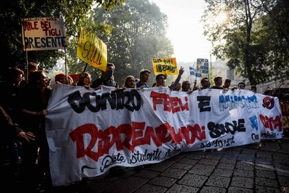 Corteo di studenti in protesta  3