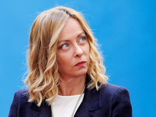 Sos femminicidi. Meloni attacca: "Più incidenza tra gli stranieri"