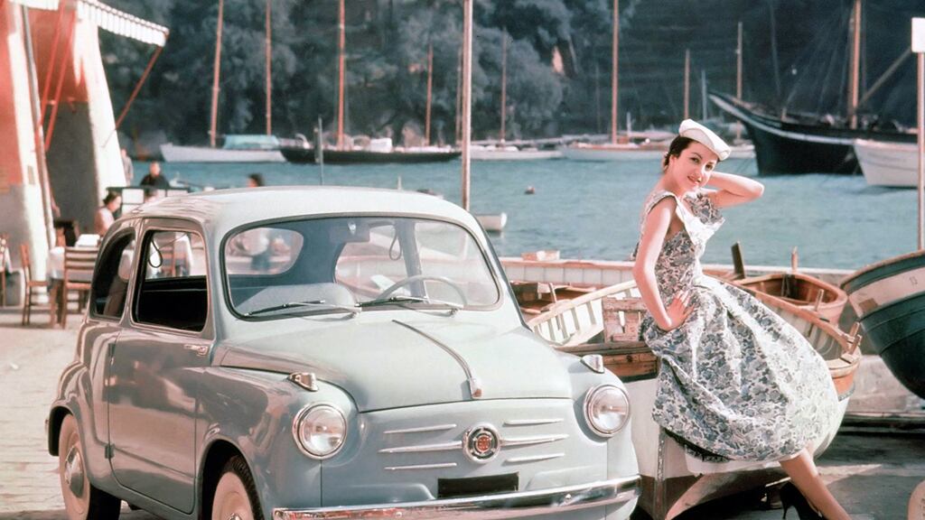 Fiat 600, gli italiani hanno finalmente le ruote ai piedi