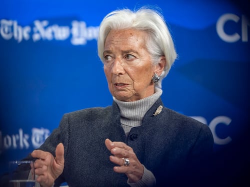 “Serve un piano B”. Il monito di Lagarde dopo gli "scontri" di Davos e il ciclone Trump