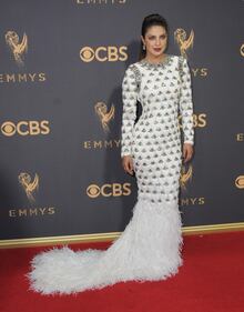Emmy 2017, attrici hot sul red carpet 5