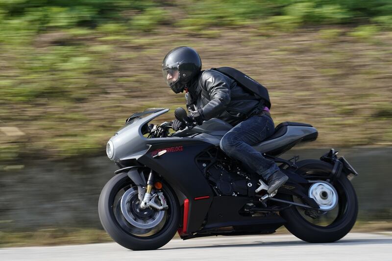 Emozioni a Schiranna con MV Augusta, guarda le foto del test drive 14