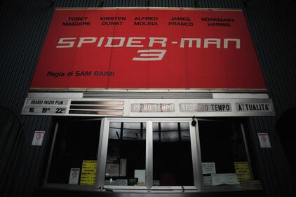 Occupato il cinema Maestoso in Piazza Lodi 2