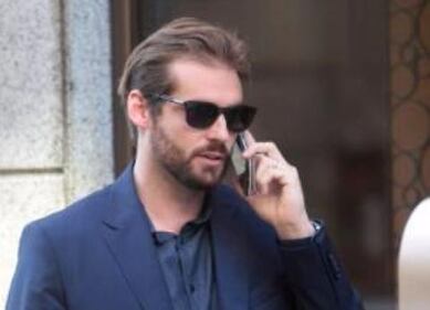 Tommaso Trussardi in gioielleria: avrà comprato qualcosa per Hunziker? 1