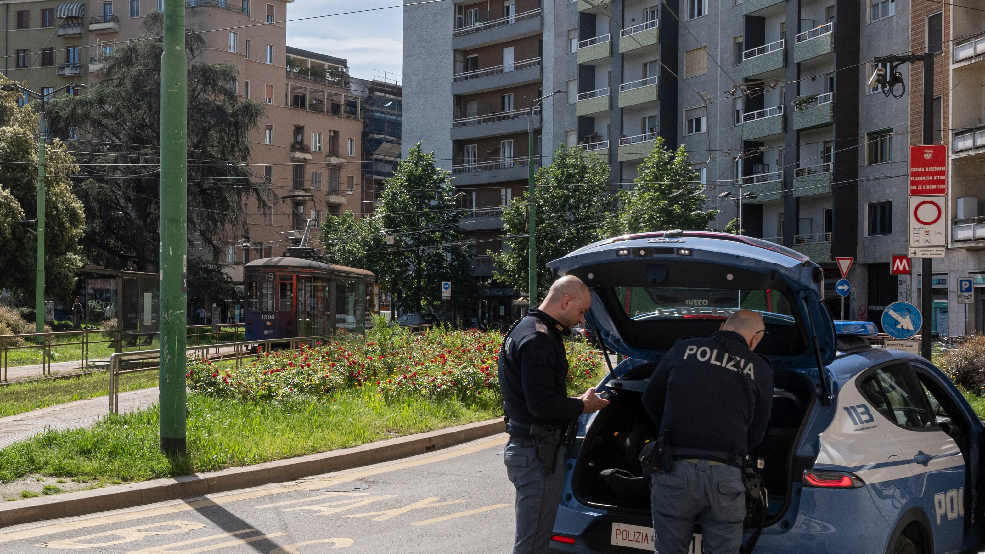 Sparatoria a Milano. Pagherò io i legali del poliziotto