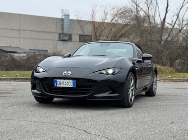 Mazda MX-5 1.5: guarda la gallery del restyling 2025 3