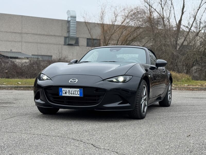 Mazda MX-5 1.5: guarda la gallery del restyling 2025 3