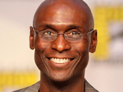 È morto Lance Reddick, la star di "The Wire" e "John Wick"