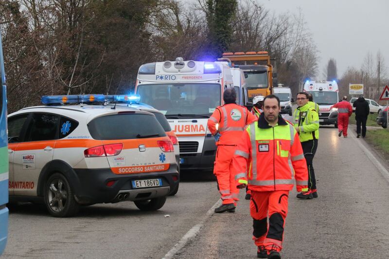 Mantova, scuolabus si ribalta in un fosso: paura per 50 bimbi 10