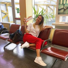 Le foto sexy di Valentina Allegri: "Partenza per Barcellona" 1
