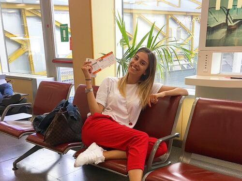 Le foto sexy di Valentina Allegri: "Partenza per Barcellona"