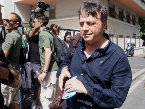 Valter, specializzato nel mettere nei guai chi si fida di lui