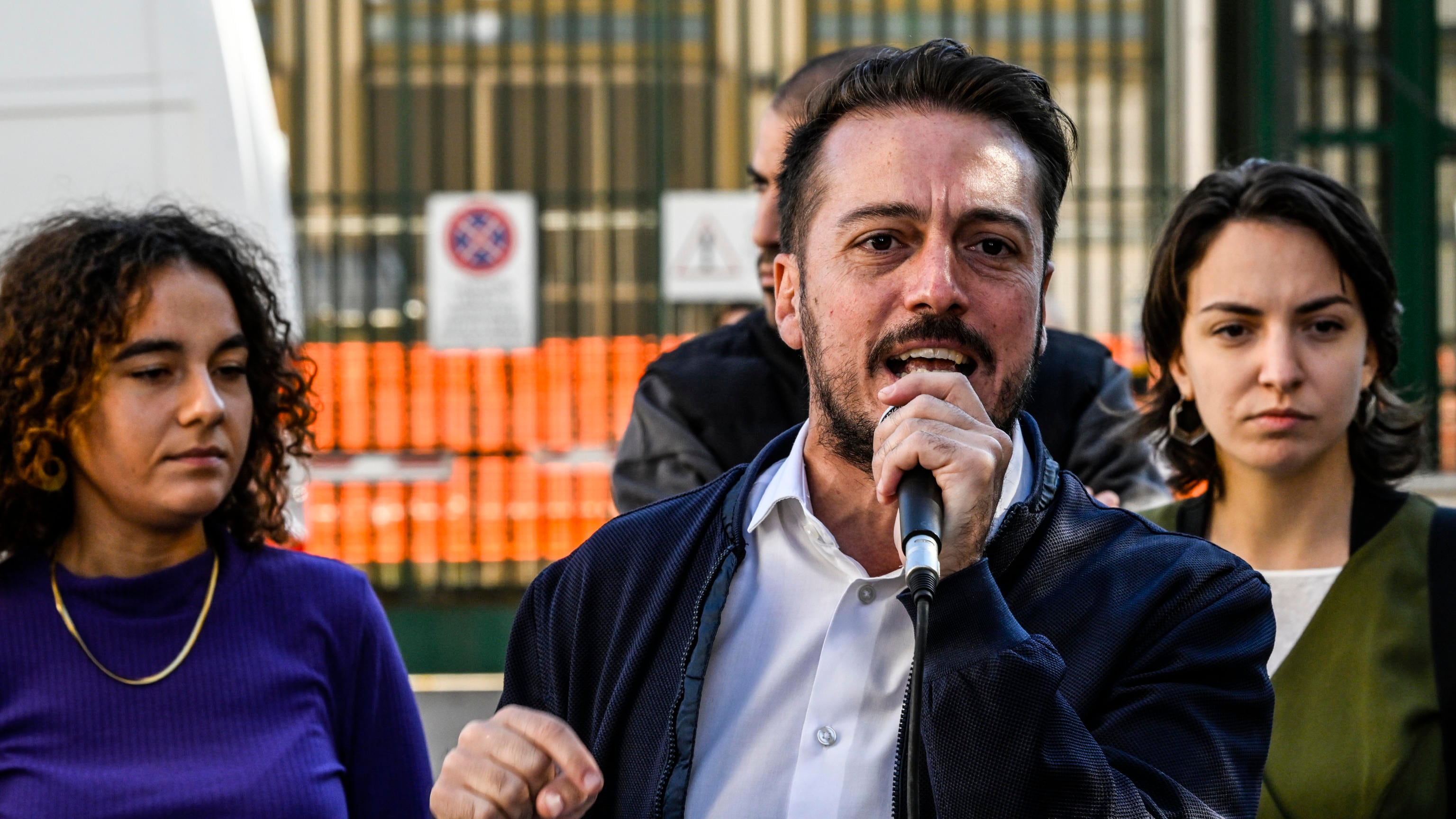 Maduro, il sogno socialista e l'assalto al Campo Largo: chi è Giuliano Granato il leader di Potere al Popolo