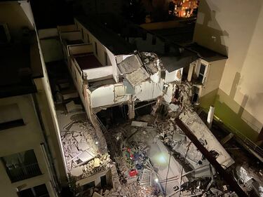 Una palazzina è crollata nella notte in zona Porta Romana a Milano 1