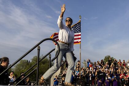  Alexandria Ocasio-Cortez e Bernie Sanders e i rally contro gli oligarchi 20