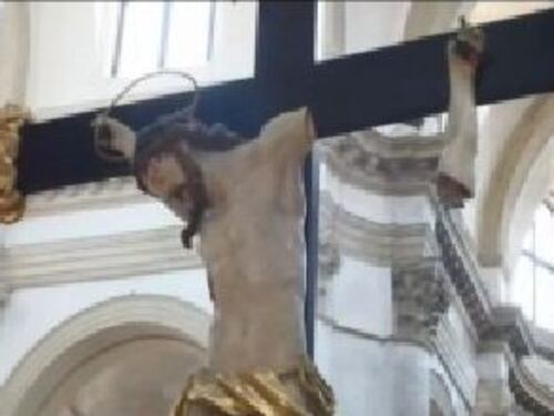 Venezia, musulmano scaraventa a terra crocifisso del 1700: continuava a ripetere che fosse "sbagliato"