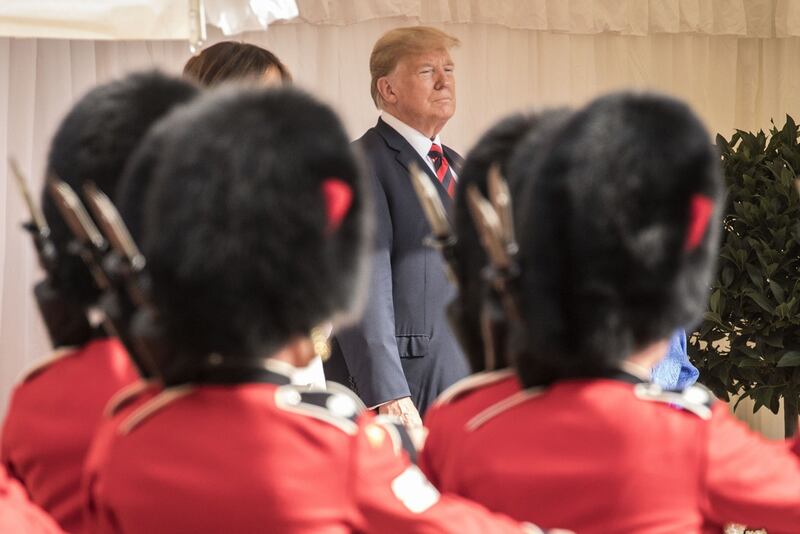 Regina Elisabetta II, le foto dell'incontro con Trump 9