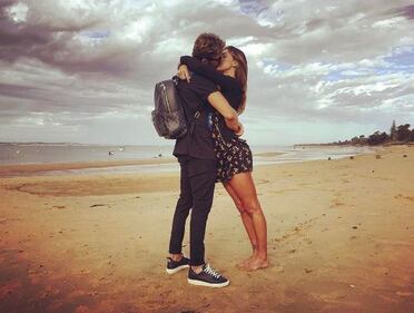 Belen Rodriguez e Andrea Iannone sexy in foto 11