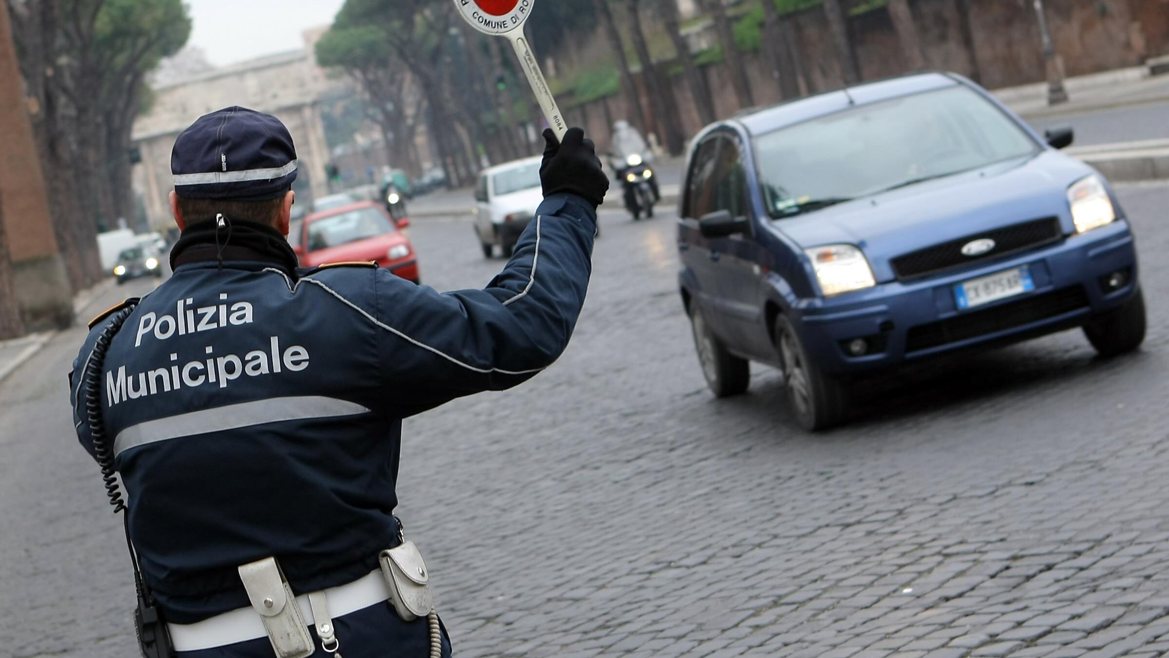 Targa estera, nuove norme con pene più severe