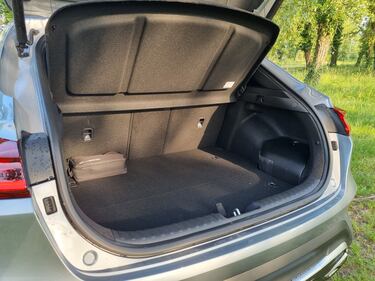 Kia XCeed PHEV: guarda le foto del crossover plug-in 12