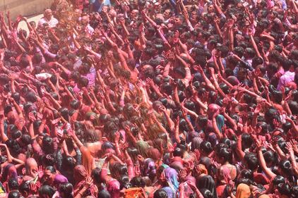 in India inizia l'Holi Festival  6