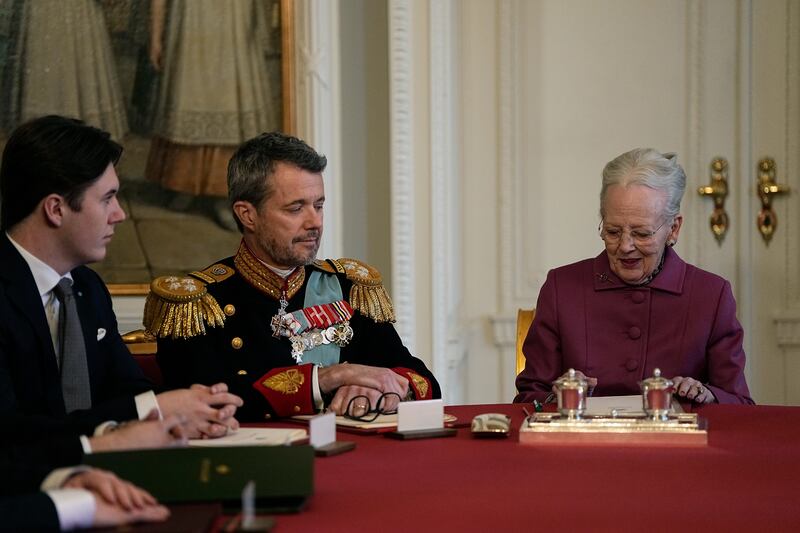 La regina Margrethe abdica. Sale al trono Re Frederik X 15