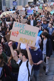 Manifestazione a Milano contro il cambiamento climatico  6