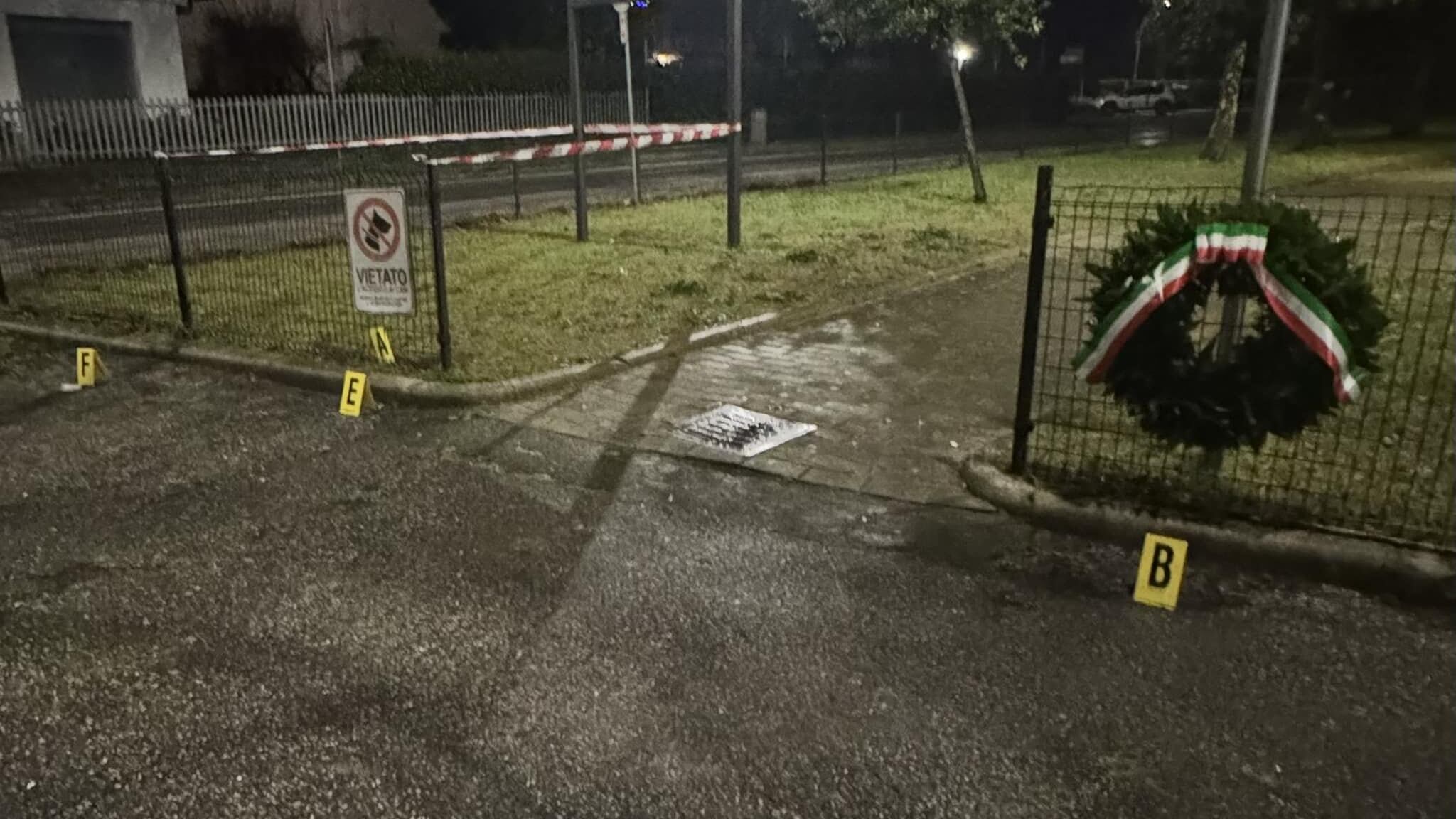Massa Carrara, bomba carta contro il giardino dei Martiri delle Foibe. La Lega: "Atto vergognoso"