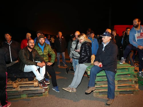 Goro, la rivolta anti-migranti: "Basta, questo paese è nostro"