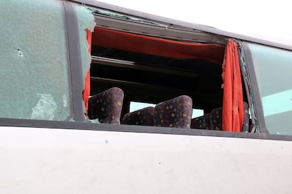 Mantova, scuolabus si ribalta in un fosso: paura per 50 bimbi 3