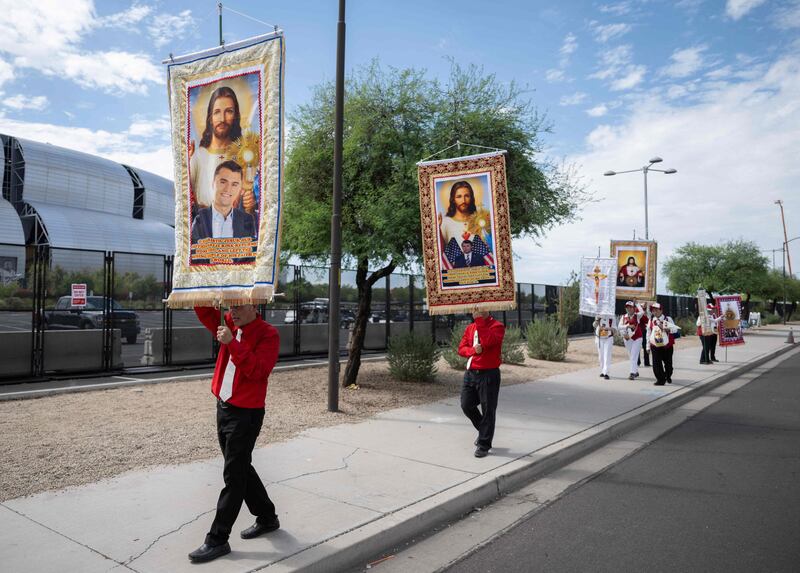 Il lungo addio a Charlie Kirk in Arizona 4