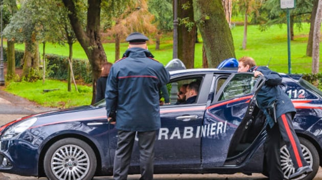 Brescia, tunisino rapina e ferisce donna, poi aggredisce carabinieri