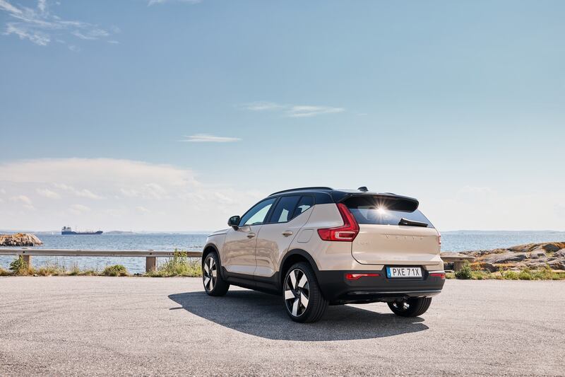 Volvo EX40, primo contatto: guarda la gallery 10