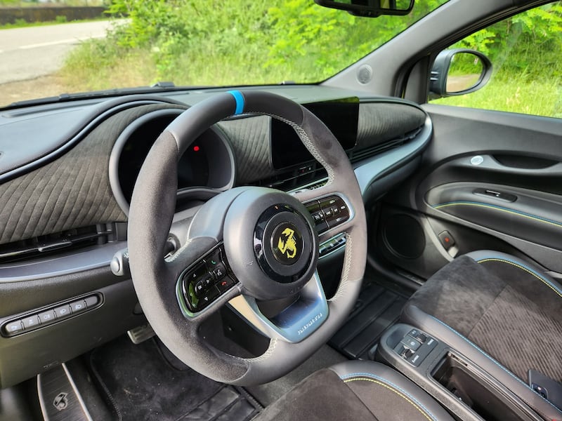 Abarth 500E: tutte le foto della nuova sportiva 9