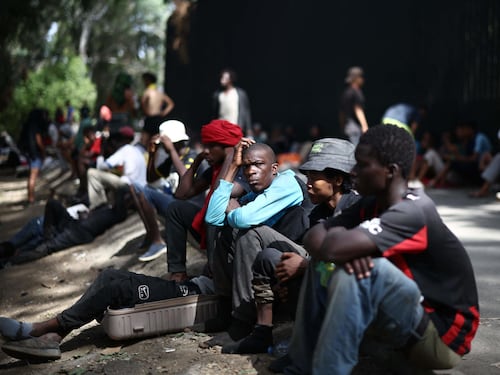 “Danno ai migranti acido e stagnola per le bottiglie-bomba contro la polizia”. Nei guai gli attivisti delle Ong tedesche a Ceuta