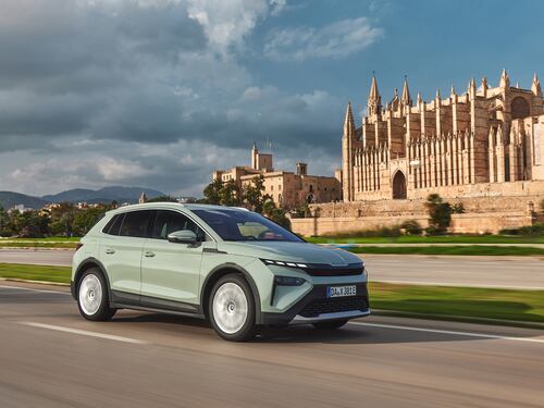 Al volante della nuova Skoda Elroq, il C-Suv elettrico tutto spazio e comfort