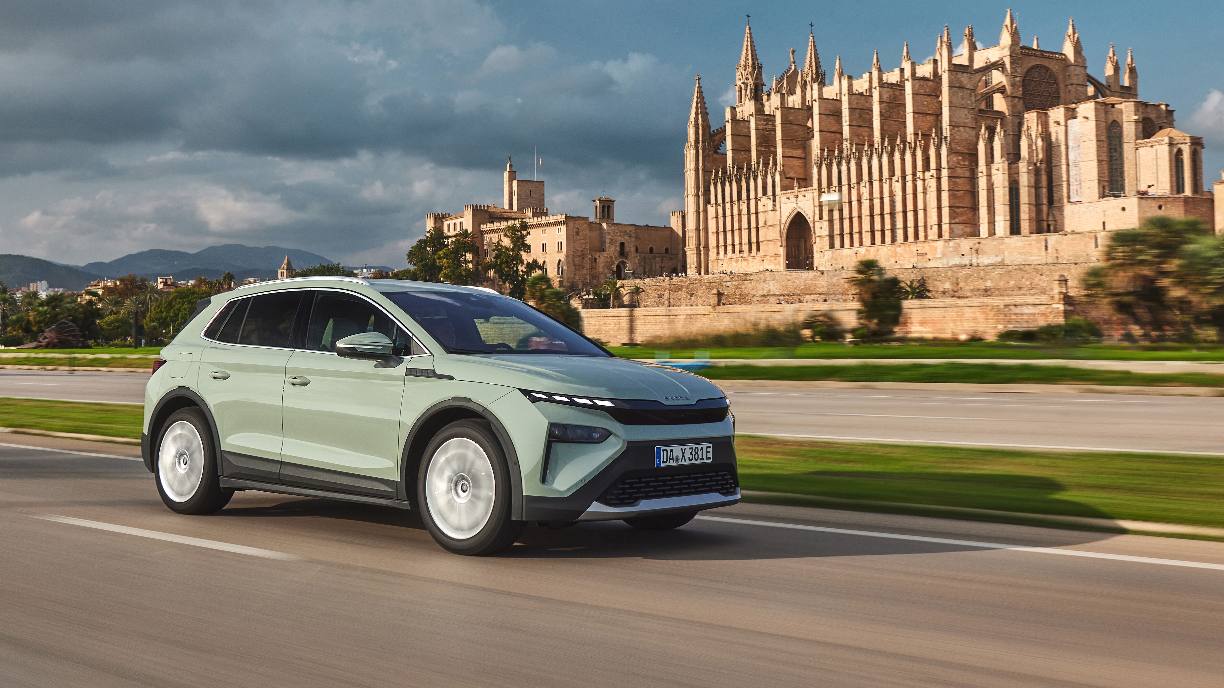 Al volante della nuova Skoda Elroq, il C-Suv elettrico tutto spazio e comfort
