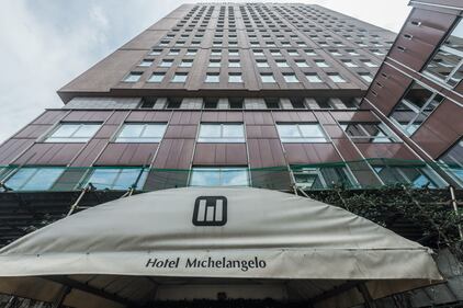 Milano. Hotel Michelangelo requisito dal Comune 5