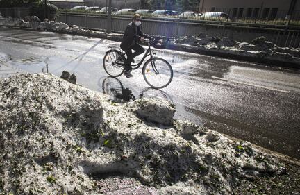 Maltempo a Nembro: le strade ricoperte di grandine 4